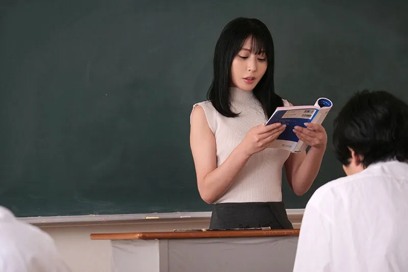 Cô giáo không chung thủy bị khuất phục trước tình cảm và dục vọng của sinh viên